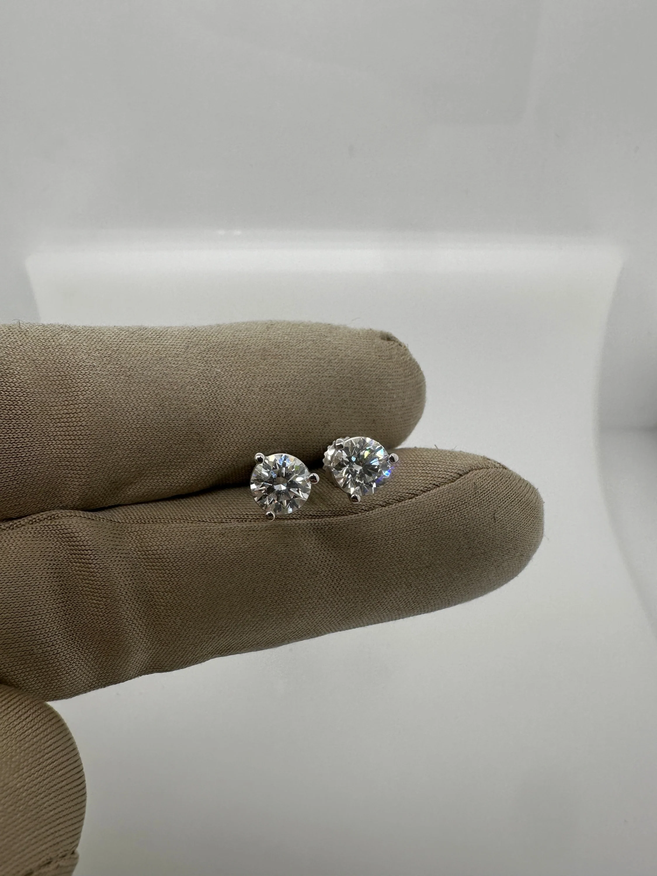 Diamond earring 90pt + 90pt - Image 3